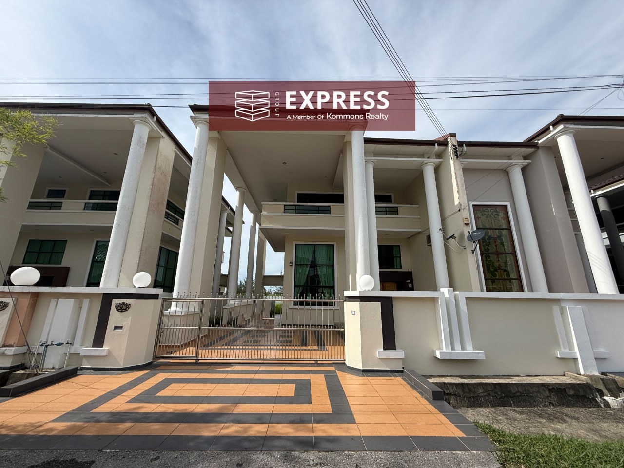 2.5 Storey Semi Detached House at Taman Bayshore, Miri photo 1
