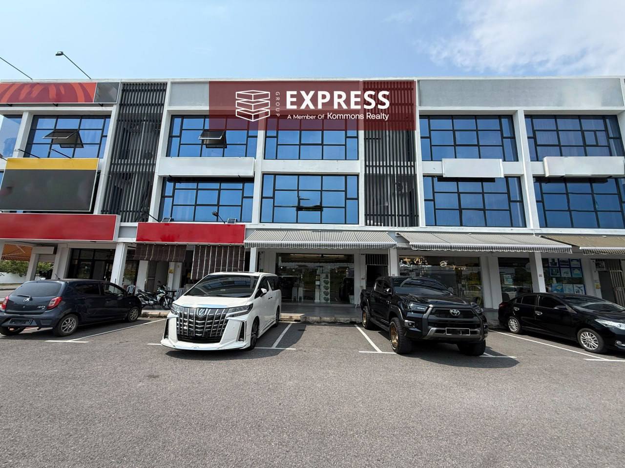 1st Floor, 3 Storey Inter Shoplot at Lopeng [Near General Hospital] - for rent in Lopeng, Miri