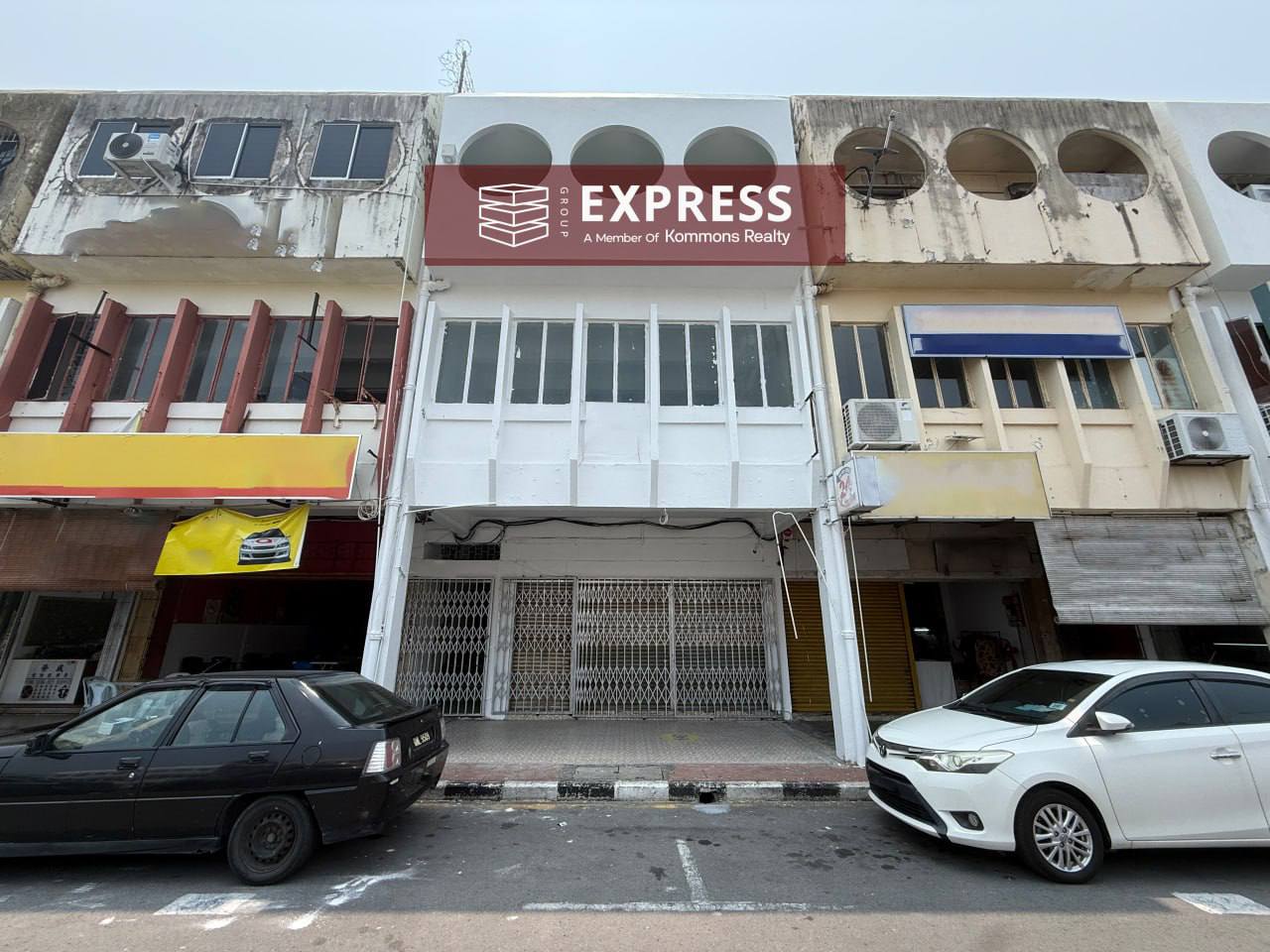 Three Storey Inter Shoplot at Jalan Duranta Commercial Centre - for rent in Pelita, Miri