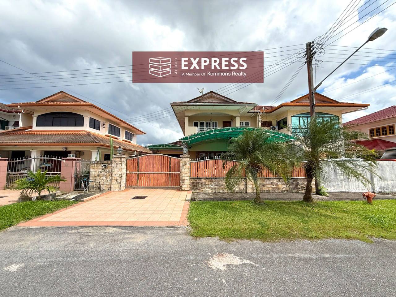 Double Storey Semi Detached House at Taman Piasau Jaya - for sale in Piasau, Miri